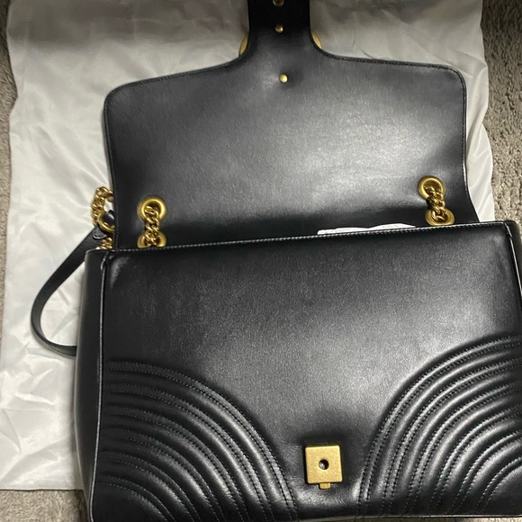 Gucci Marmont Bag - Picture 8 of 11